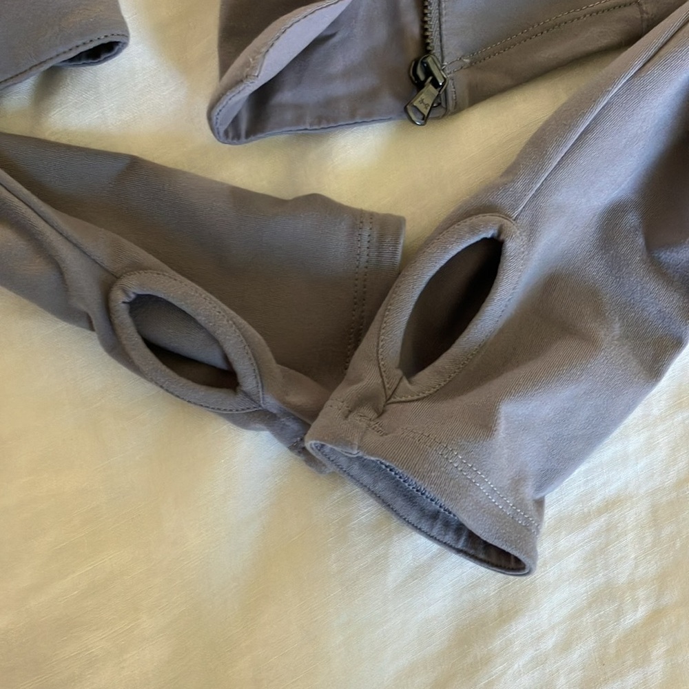 Cropped under Armour jacket - Picture 3 of 6